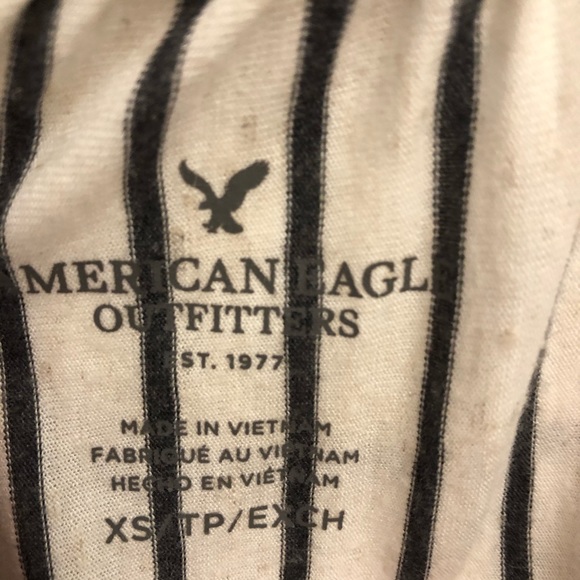 American Eagle White&Navy Stripes Off the Shoulder - Picture 3 of 3